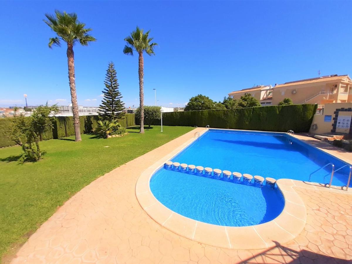 Casa Alegria Apartment With Pool Торевиеха Екстериор снимка