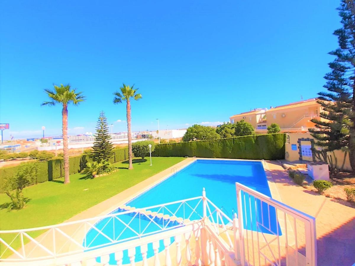 Casa Alegria Apartment With Pool Торевиеха Екстериор снимка